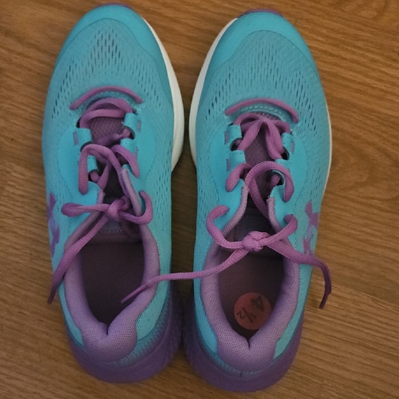 Big Girls UnderArmour Turquoise and Purple Athletic Shoes - Picture 1 of 2